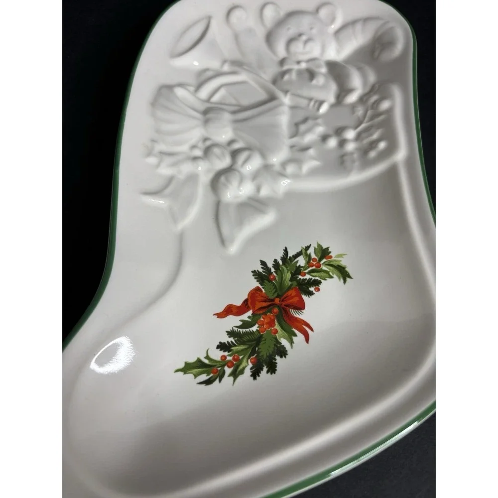 Pfaltzgraff Christmas Heritage Embossed Stocking Shape Plate 10